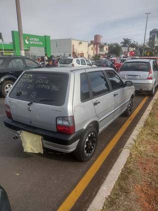 FIAT UNO 1.0 MPI GRAZIE MILLE FIRE ECONOMY 8V FLEX 4P MANUAL FIAT UNO 1.0 MPI GRAZIE MILLE FIRE ECONOMY 8V FLEX 4P MANUAL